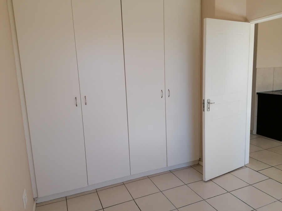 To Let 2 Bedroom Property for Rent in Buh Rein Estate Western Cape